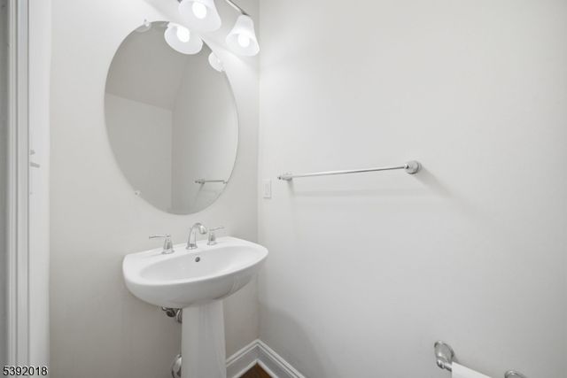 23 Dogwood Ln, Wanaque Boro, NJ 07420