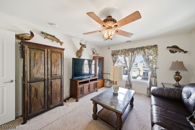 23 Dogwood Ln, Wanaque Boro, NJ 07420