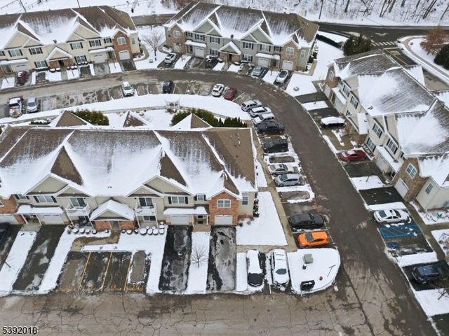 23 Dogwood Ln, Wanaque Boro, NJ 07420