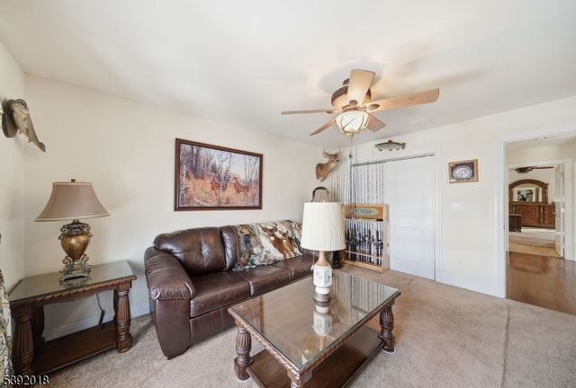 23 Dogwood Ln, Wanaque Boro, NJ 07420