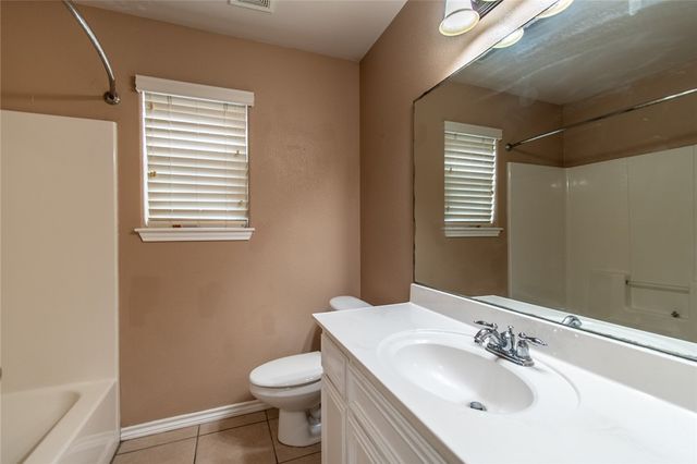 2410 Luzius Dr, Corpus Christi, TX 78418