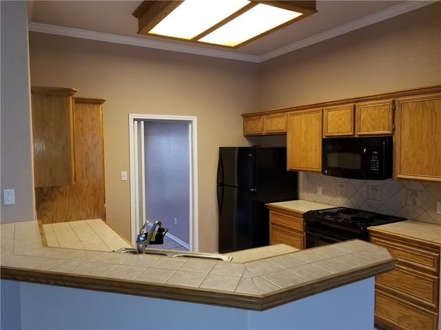 2410 Luzius Dr, Corpus Christi, TX 78418