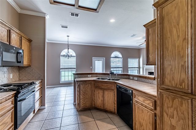 2410 Luzius Dr, Corpus Christi, TX 78418