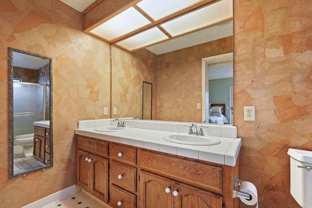 1754 Lakeshore Dr, Lodi, CA 95242