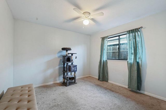 1754 Lakeshore Dr, Lodi, CA 95242