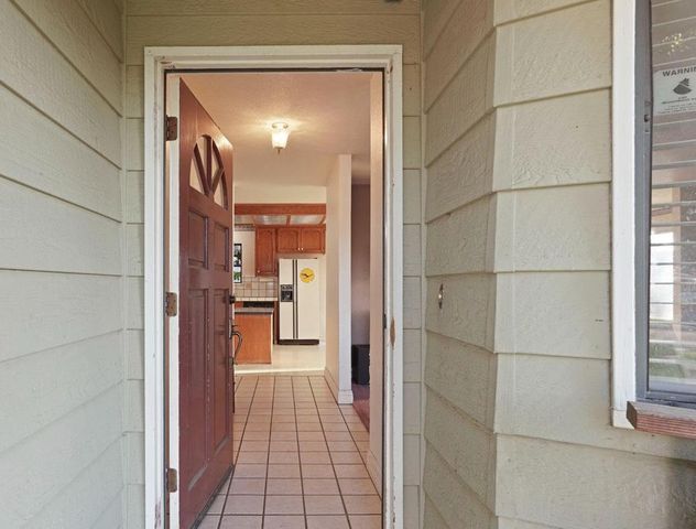 1754 Lakeshore Dr, Lodi, CA 95242