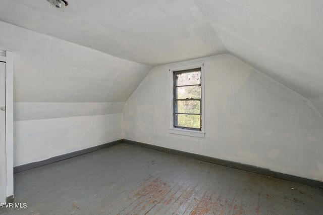 1802 Winchester Road, Shady Valley, TN 37688