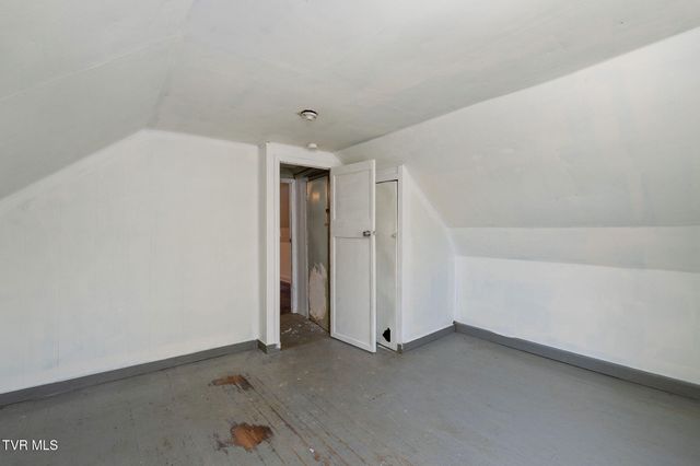 1802 Winchester Road, Shady Valley, TN 37688