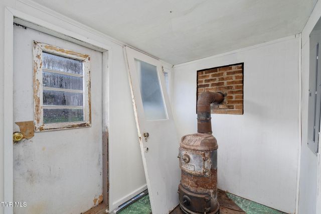 1802 Winchester Road, Shady Valley, TN 37688