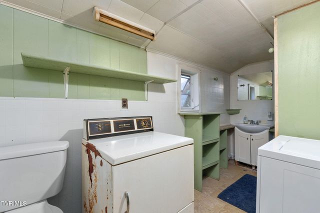 1802 Winchester Road, Shady Valley, TN 37688