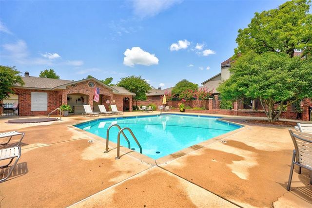 6204 Waterford Boulevard 10, Oklahoma City, OK 73118