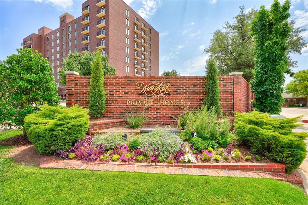 6204 Waterford Boulevard 10, Oklahoma City, OK 73118