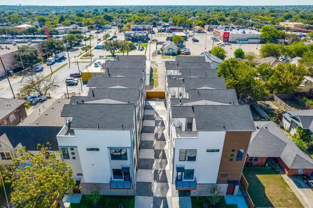 708 W 10th Street, Dallas, TX 75208
