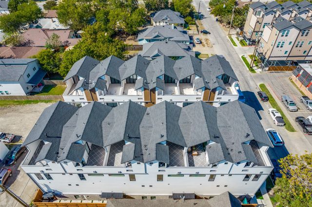 708 W 10th Street, Dallas, TX 75208