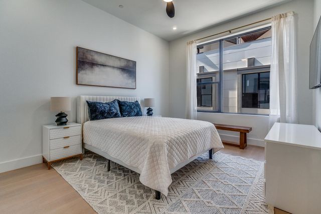 708 W 10th Street, Dallas, TX 75208