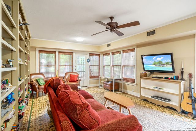 348 Funston, San Antonio, TX 78209