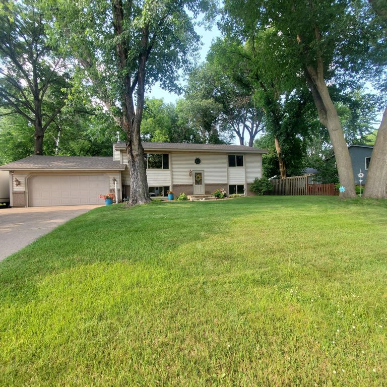 1657 Park Avenue, White Bear Twp, MN 55110