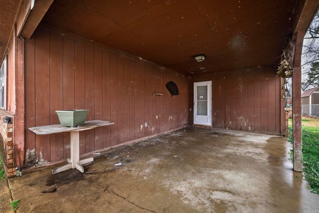 505 Meadowbrook Drive, Gurdon, AR 71743