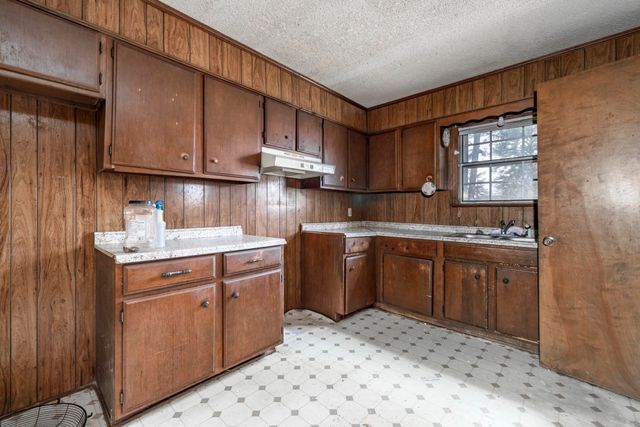 505 Meadowbrook Drive, Gurdon, AR 71743