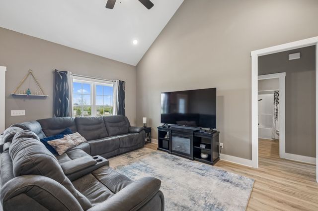 262 Herman Rd, Smithville, TN 37166