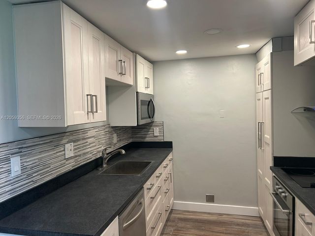 9320 Fontainebleau Boulevard 214, Miami, FL 33172