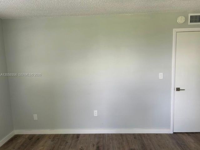 9320 Fontainebleau Boulevard 214, Miami, FL 33172