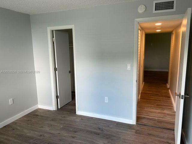 9320 Fontainebleau Boulevard 214, Miami, FL 33172