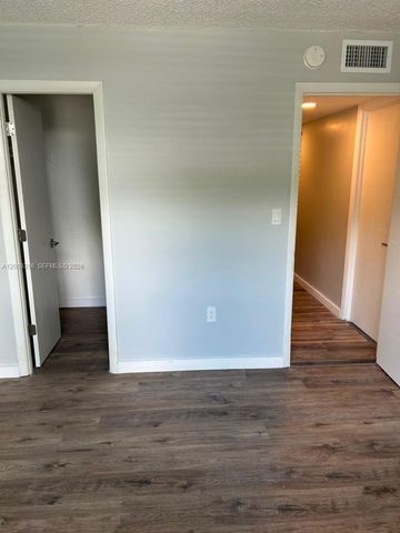 9320 Fontainebleau Boulevard 214, Miami, FL 33172