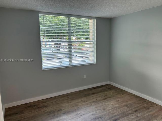 9320 Fontainebleau Boulevard 214, Miami, FL 33172