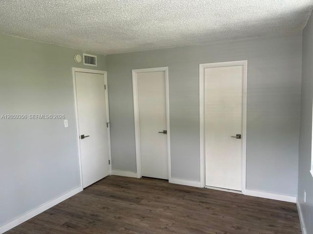9320 Fontainebleau Boulevard 214, Miami, FL 33172