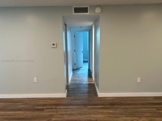 9320 Fontainebleau Boulevard 214, Miami, FL 33172