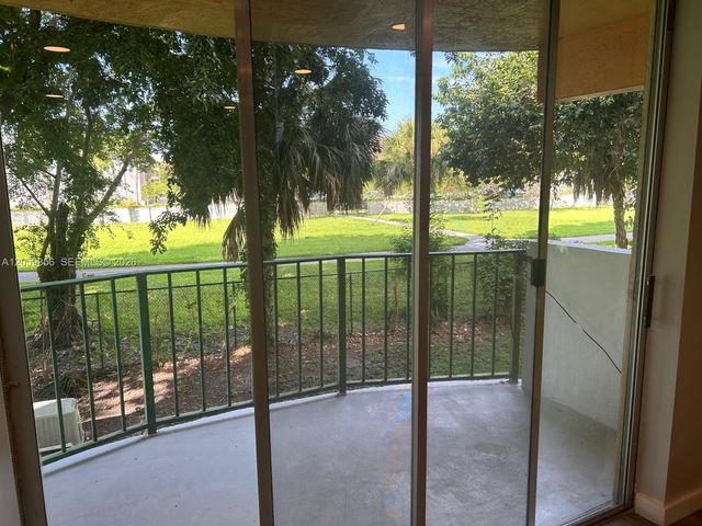 9320 Fontainebleau Boulevard 214, Miami, FL 33172