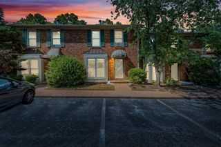 523 Williamsburg Dr, Nashville, TN 37214