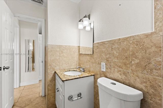 2323 Van Buren St 208, Hollywood, FL 33020