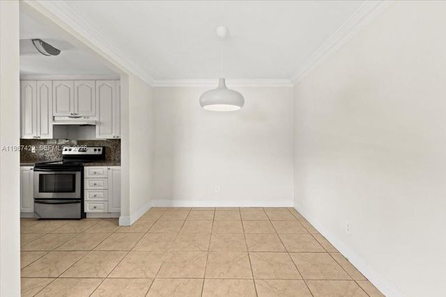 2323 Van Buren St 208, Hollywood, FL 33020