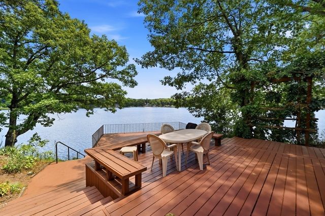 14 Iroquois, Southwick, MA 01077