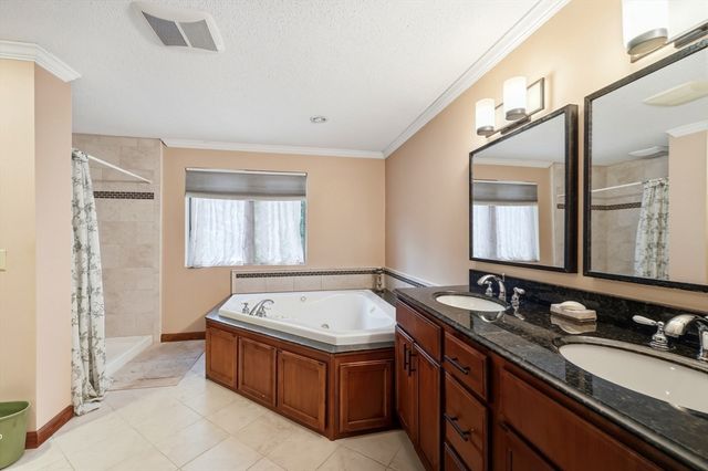 14 Iroquois, Southwick, MA 01077