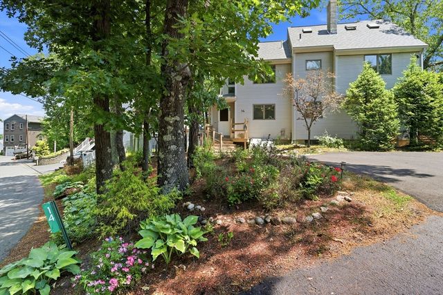 14 Iroquois, Southwick, MA 01077
