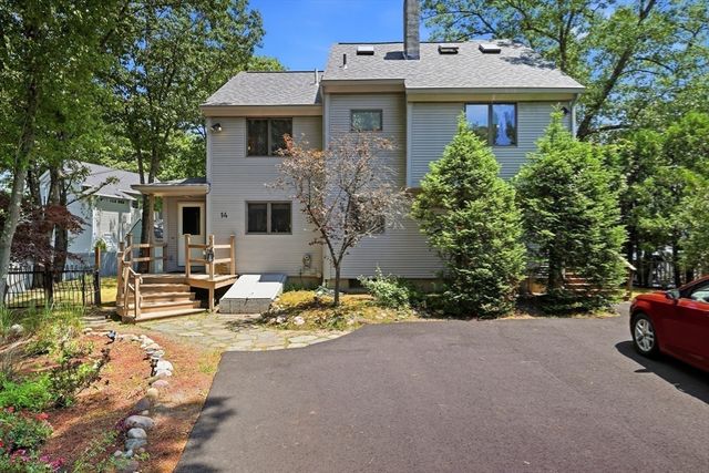 14 Iroquois, Southwick, MA 01077