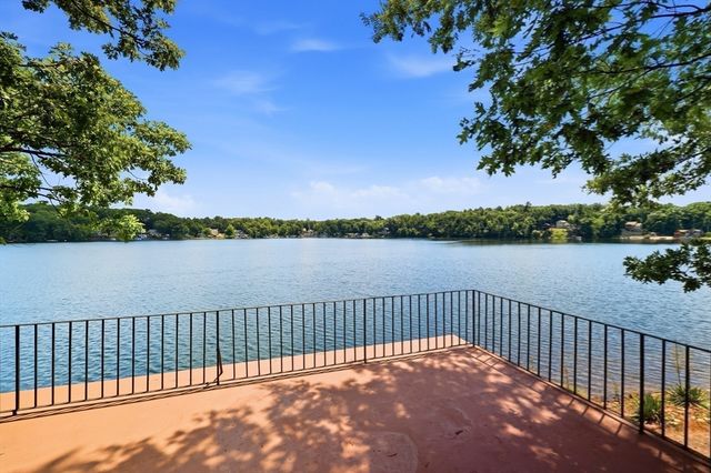 14 Iroquois, Southwick, MA 01077