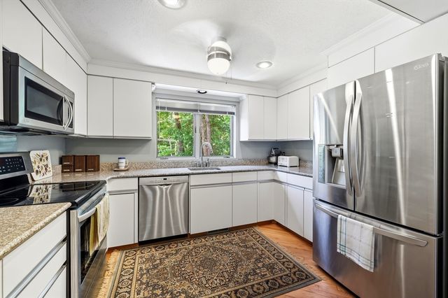 14 Iroquois, Southwick, MA 01077