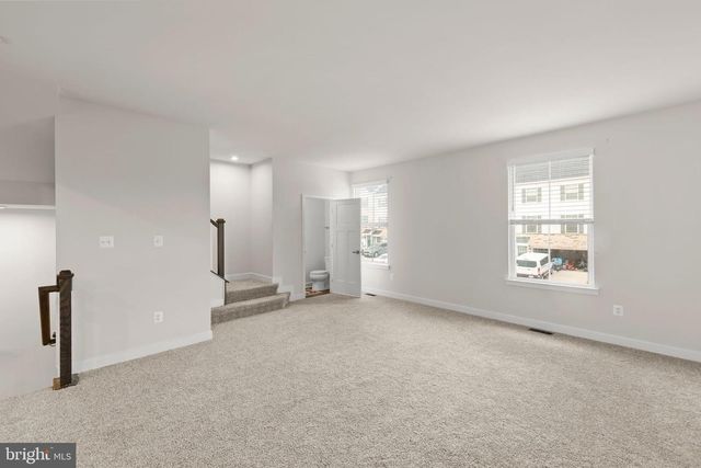 105 BAYHILL TER, Lake Frederick, VA 22630