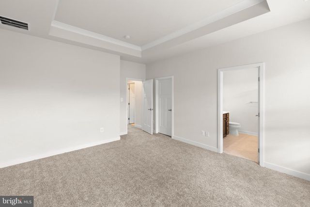 105 BAYHILL TER, Lake Frederick, VA 22630