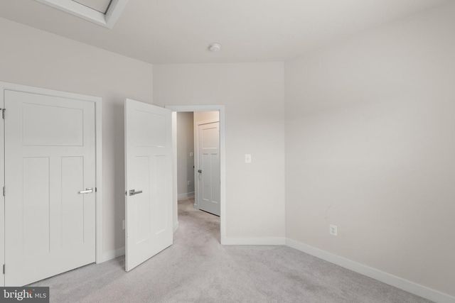 105 BAYHILL TER, Lake Frederick, VA 22630