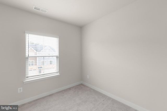 105 BAYHILL TER, Lake Frederick, VA 22630