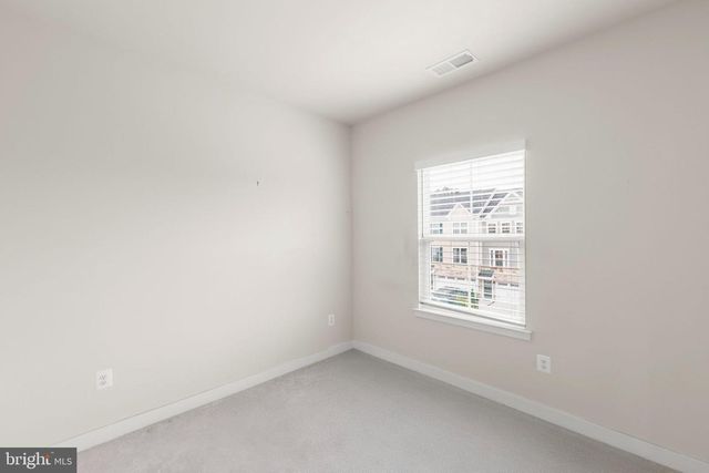 105 BAYHILL TER, Lake Frederick, VA 22630