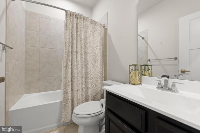 105 BAYHILL TER, Lake Frederick, VA 22630