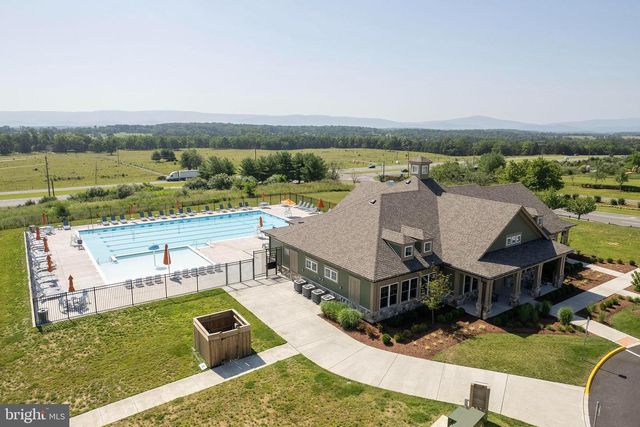 105 BAYHILL TER, Lake Frederick, VA 22630