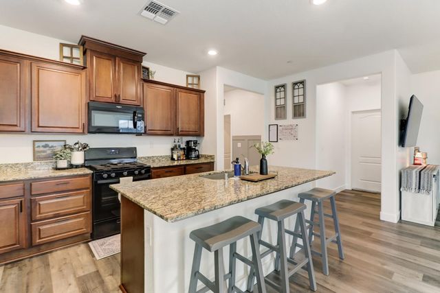 5608 Glowhaven St, Marysville, CA 95901