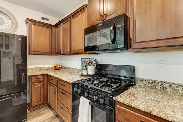 5608 Glowhaven St, Marysville, CA 95901